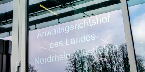 Außenansicht eines Fensters des Oberlandesgerichts Hamm