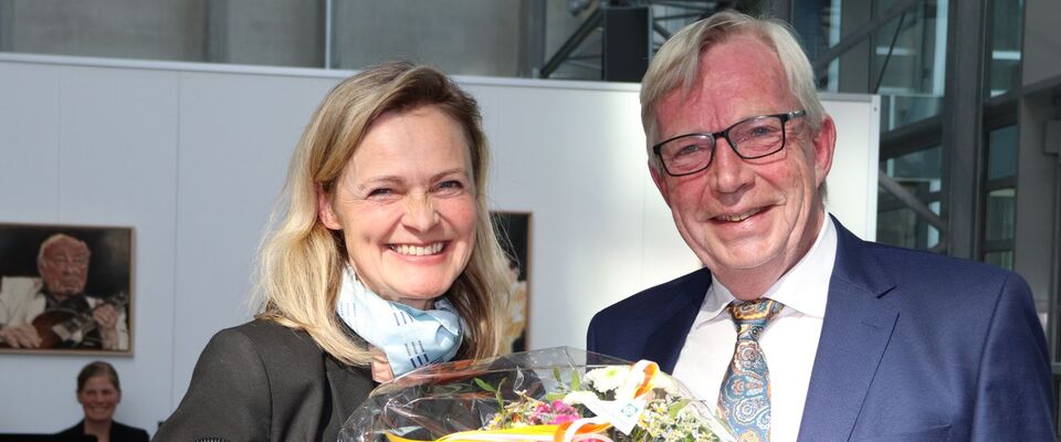 Präsidentin des Oberlandesgerichts Gudrun Schäpers verabschiedet den Vorsitzenden Richter am Oberlandesgericht Joachim Lüblinghoff